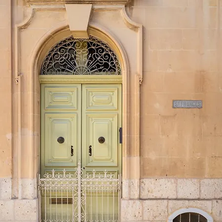 Victorian Splendour 21c Luxury * Victoria