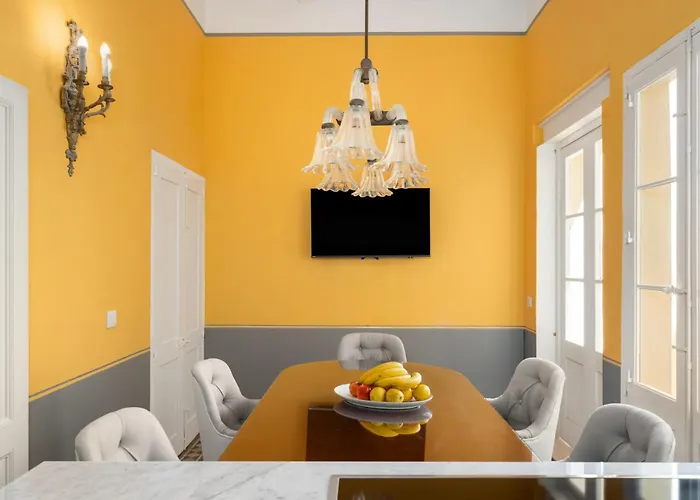 Victorian Splendour 21c Luxury * Victoria