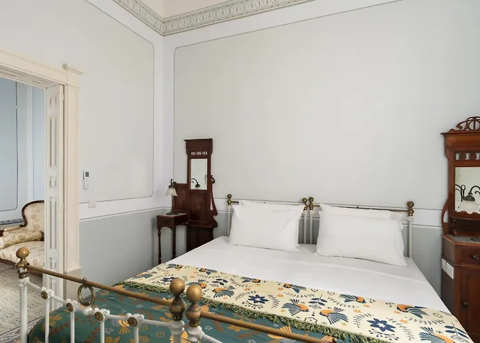 Victorian Splendour 21c Luxury Victoria