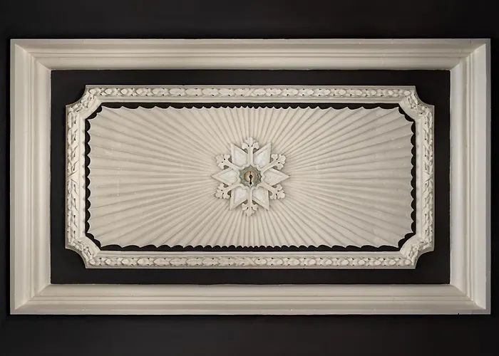 Victorian Splendour 21c Luxury Victoria